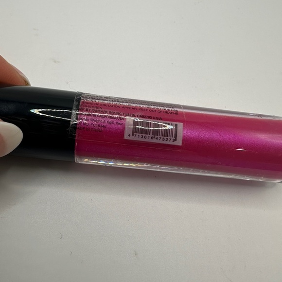 Amuse Metallic Liquid Long Lasting Lipstick - 2093-4 (Metallic Hot Pink) - Picture 3 of 4